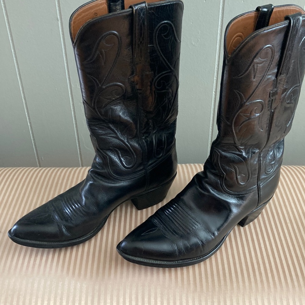 Mens Lucchese boots size 8.5 D great shape, heel recapped kept well polished.